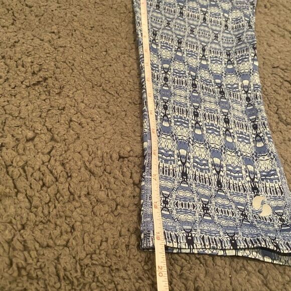 SOFFE DRI LEGGINGS SIZE MEDIUM - Picture 7 of 12